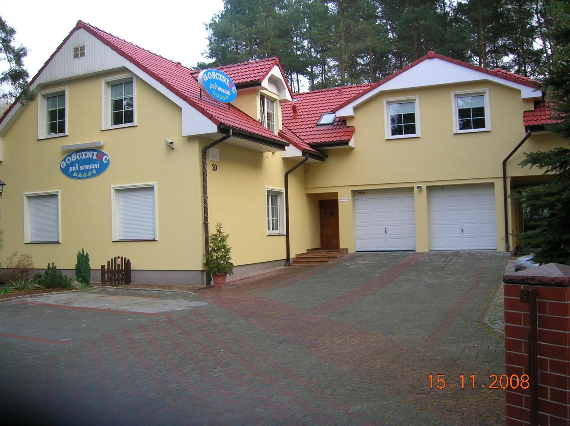 Hotelik Gosciniec Pod Sosnami Drzonkow Zielona Gora  Exterior photo
